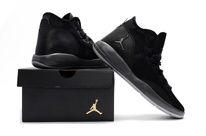 black jordan casual shoes