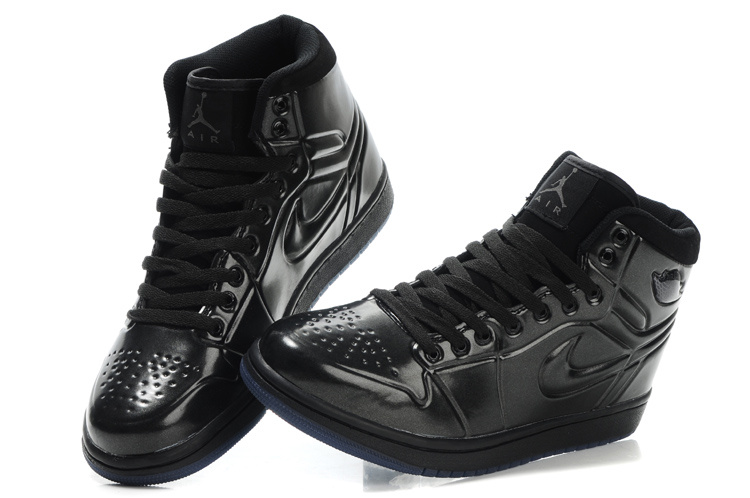 Air Jordan Retro 1 High Heel Black