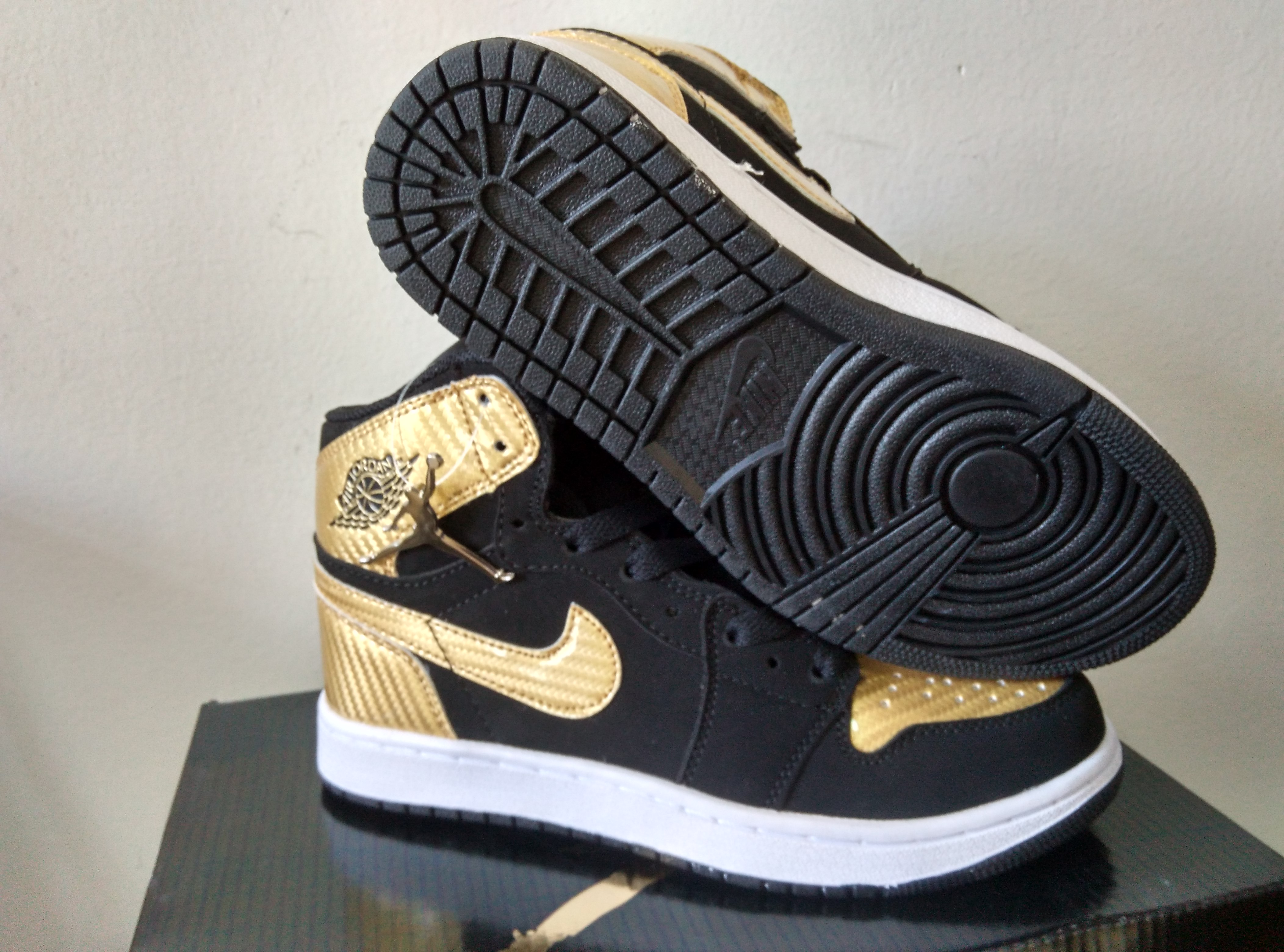 Women Air Jordan 1 Black Gloden Shoes